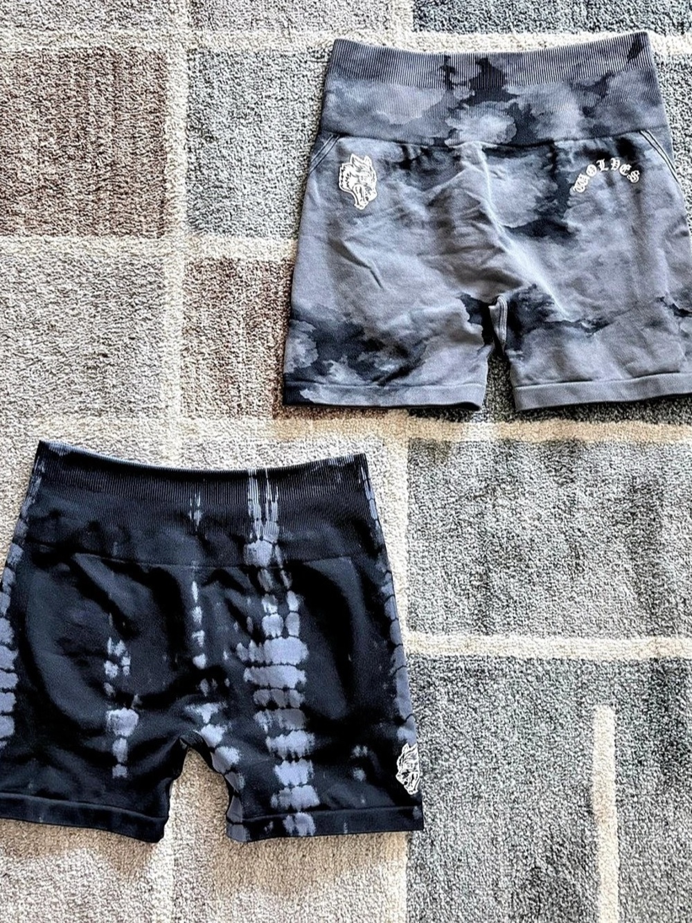 Darc Sport Huxley Black Ghost Cloud & Everson Tonal Black Serpent shorts